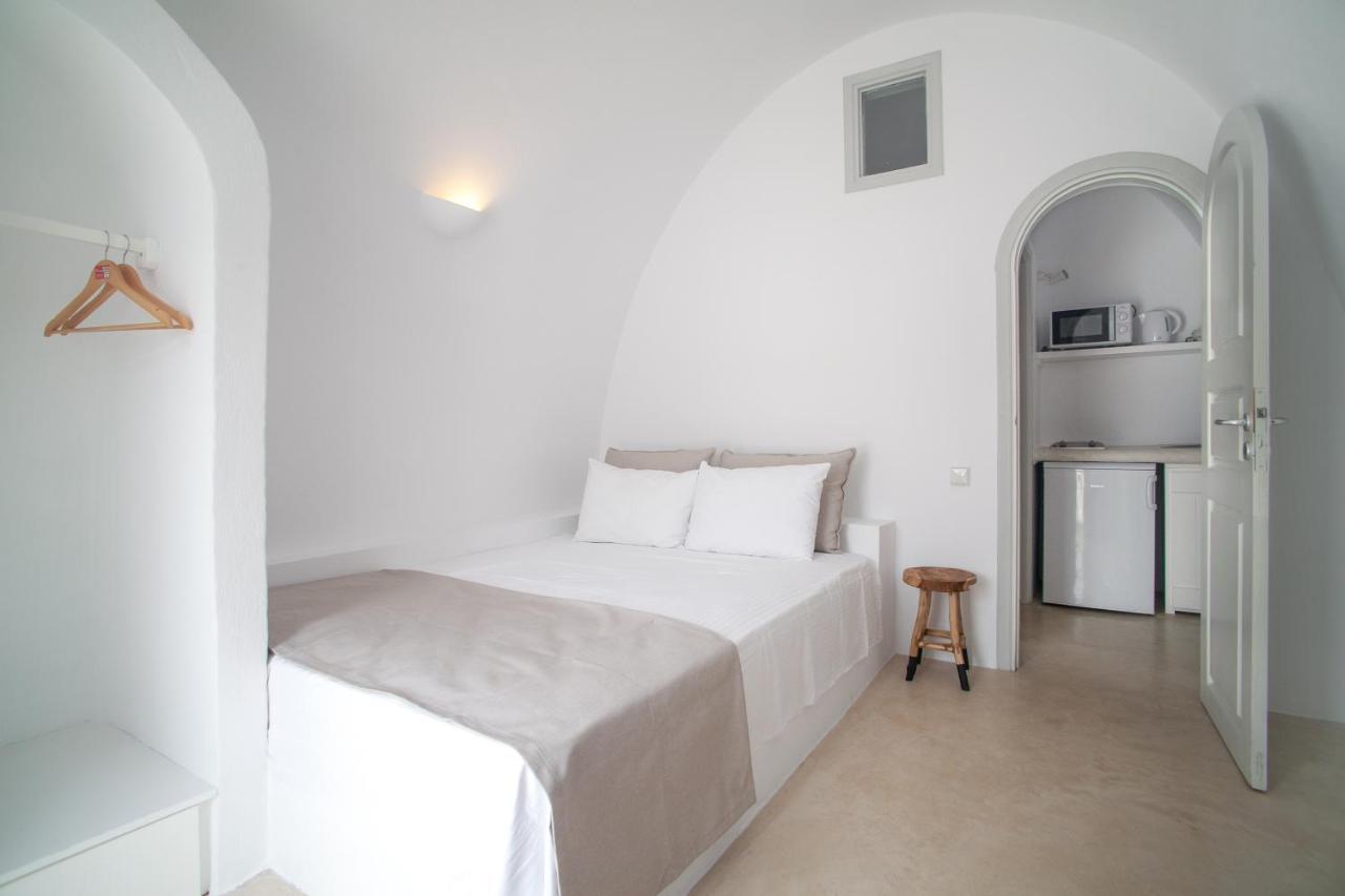 Radiant Santorini Aparthotel Mesaria Exterior photo