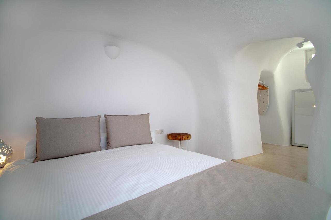 Radiant Santorini Aparthotel Mesaria Exterior photo