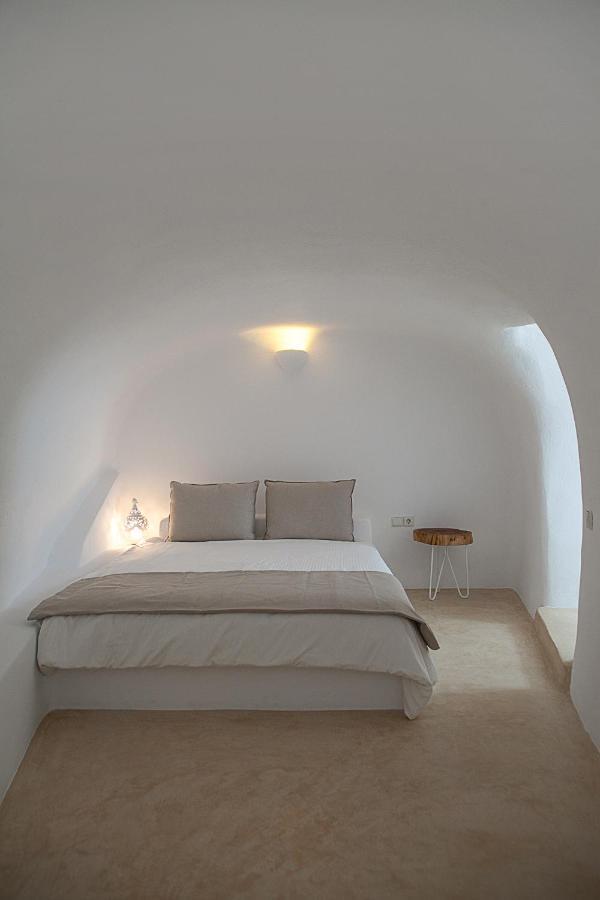 Radiant Santorini Aparthotel Mesaria Exterior photo